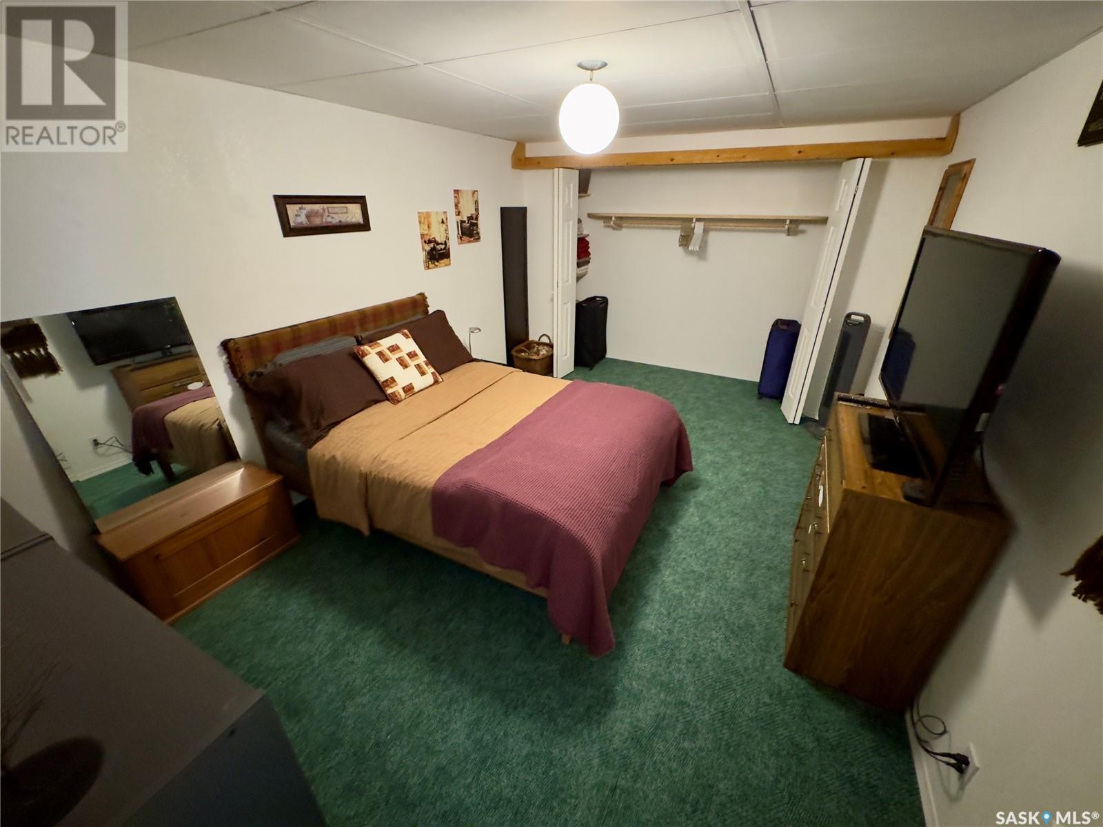 118 Cedar Avenue N, Eastend, Saskatchewan  S0N 0T0 - Photo 19 - SK990675