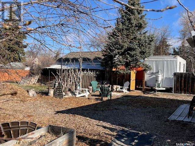 118 Cedar Avenue N, Eastend, Saskatchewan  S0N 0T0 - Photo 30 - SK990675