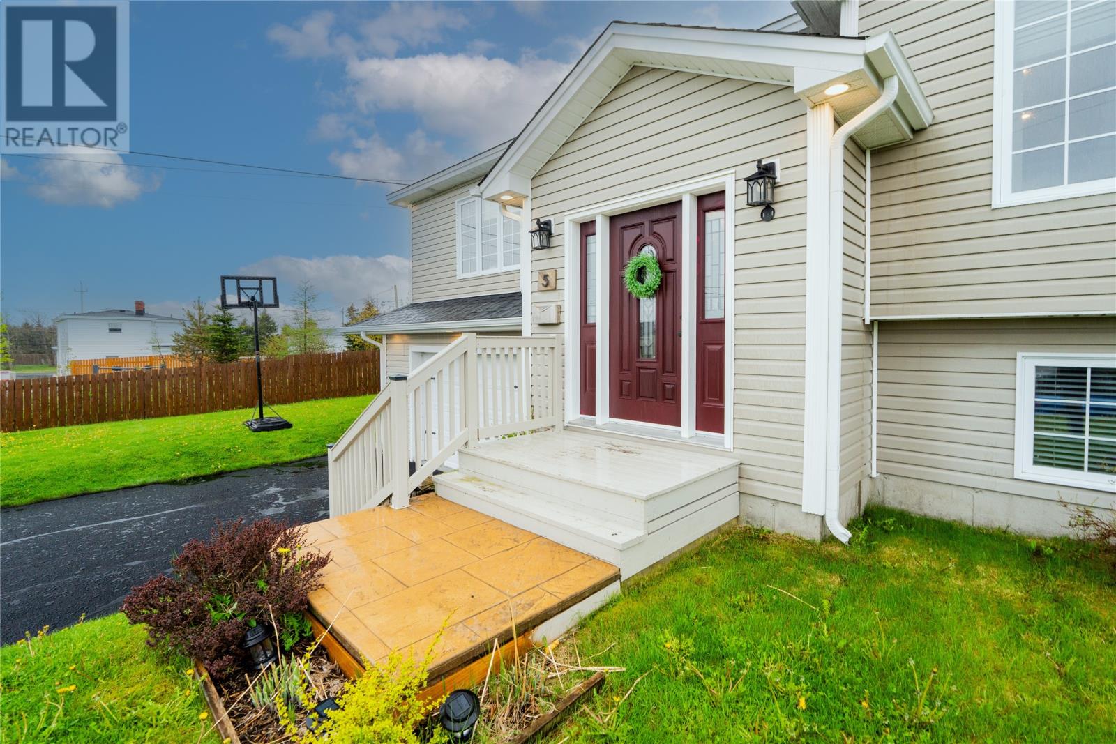 Property at 5 Camrose Drive image 5