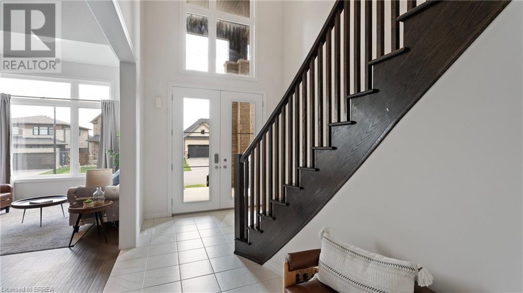 Property at 10 MCGOVERN Lane image 3