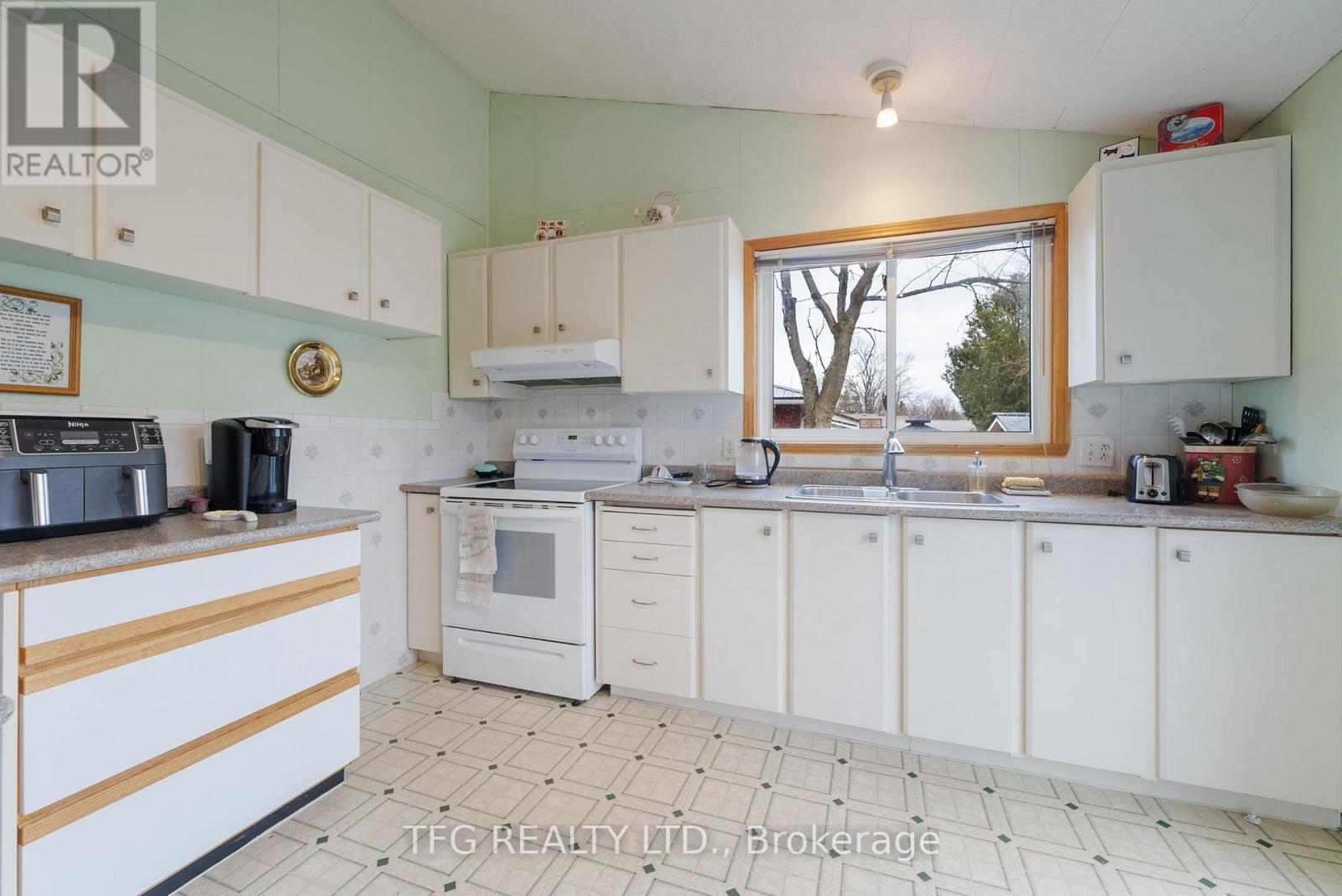 12 North Bayou Road, Kawartha Lakes, Ontario  K0M 1N0 - Photo 14 - X12100426
