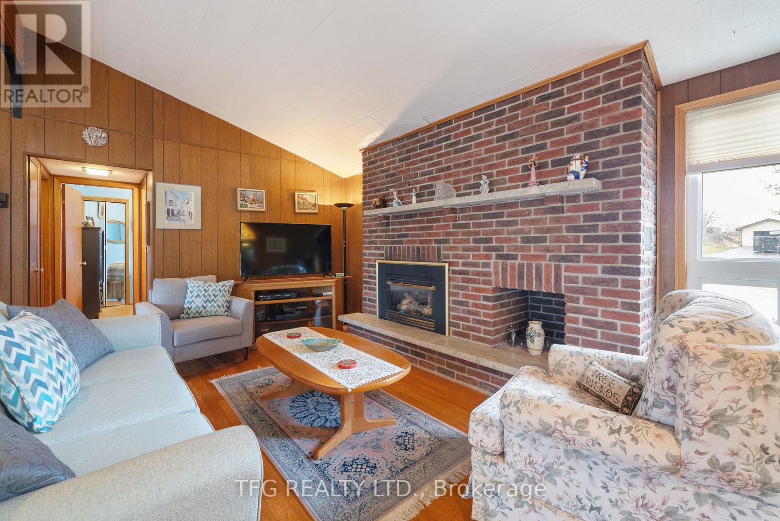 12 North Bayou Road, Kawartha Lakes, Ontario  K0M 1N0 - Photo 8 - X12100426