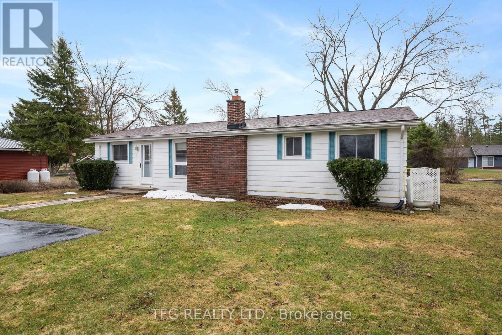 12 North Bayou Road, Kawartha Lakes, Ontario  K0M 1N0 - Photo 4 - X12100426