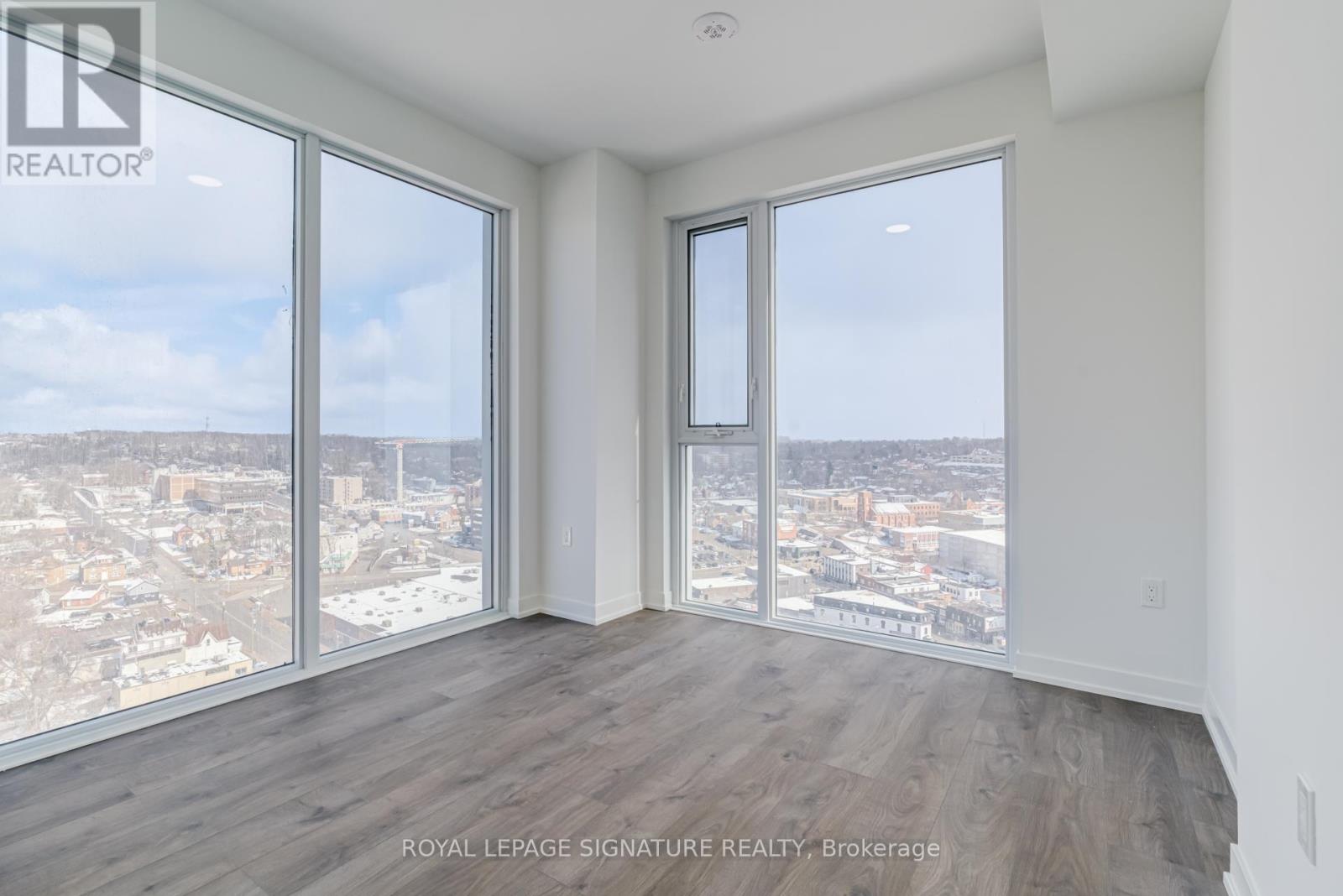1705 - 39 Mary St Street, Barrie, Ontario  L4N 1S9 - Photo 14 - S12162195