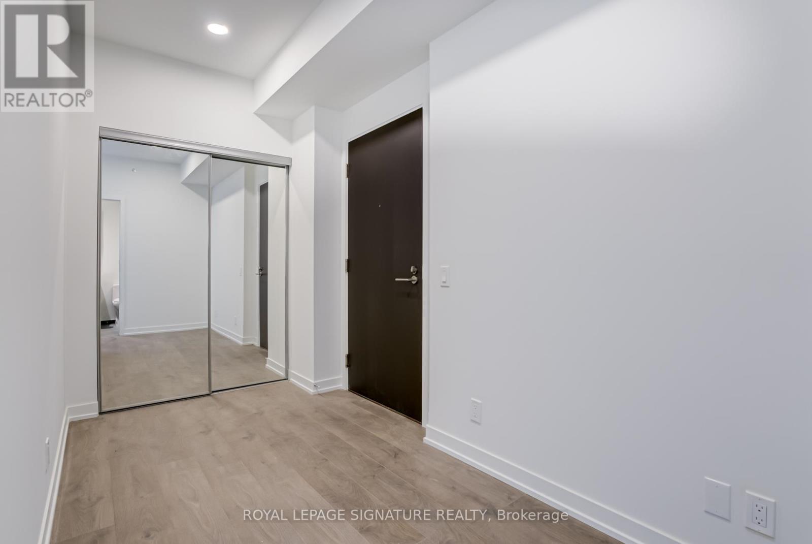 2707 - 39 Mary St Street, Barrie, Ontario  L4N 1S9 - Photo 5 - S12162267