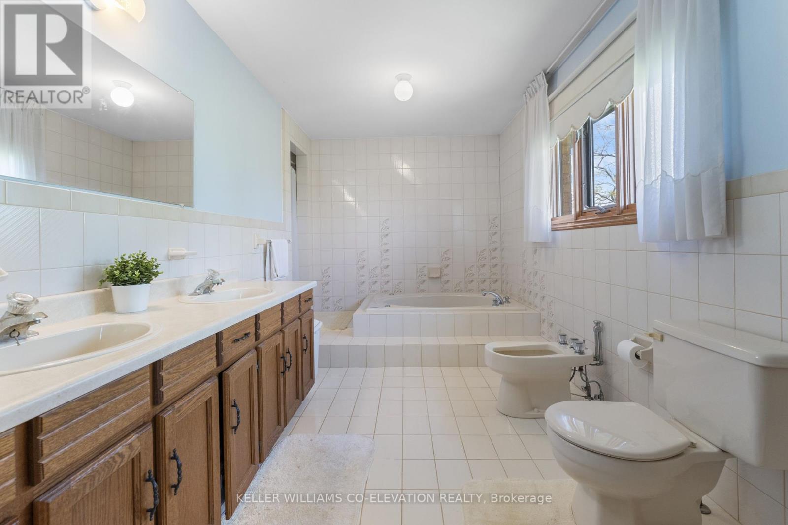 18 Norris Place, Toronto, Ontario  M9M 1K6 - Photo 23 - W12161244