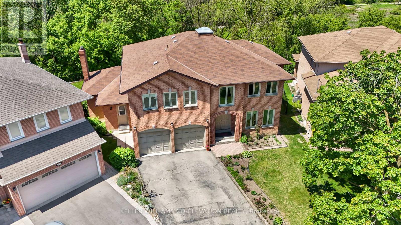 18 Norris Place, Toronto, Ontario  M9M 1K6 - Photo 2 - W12161244