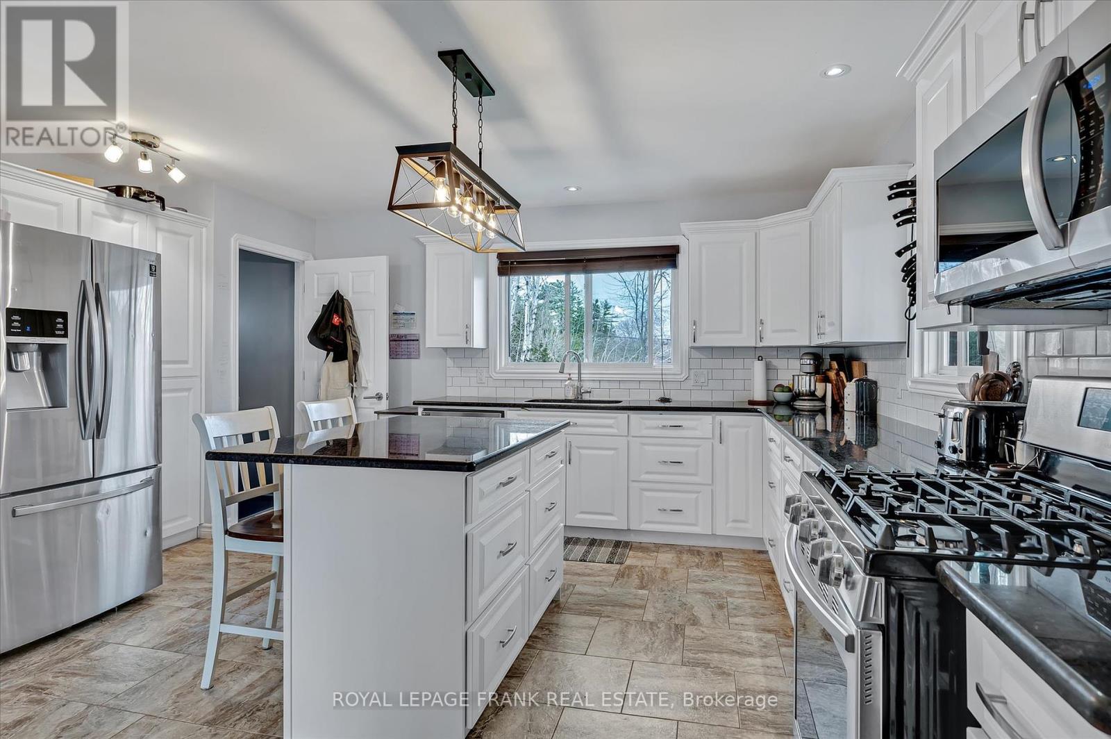 878 Payne Line Road, Douro-Dummer, Ontario  K0L 3A0 - Photo 10 - X12164893