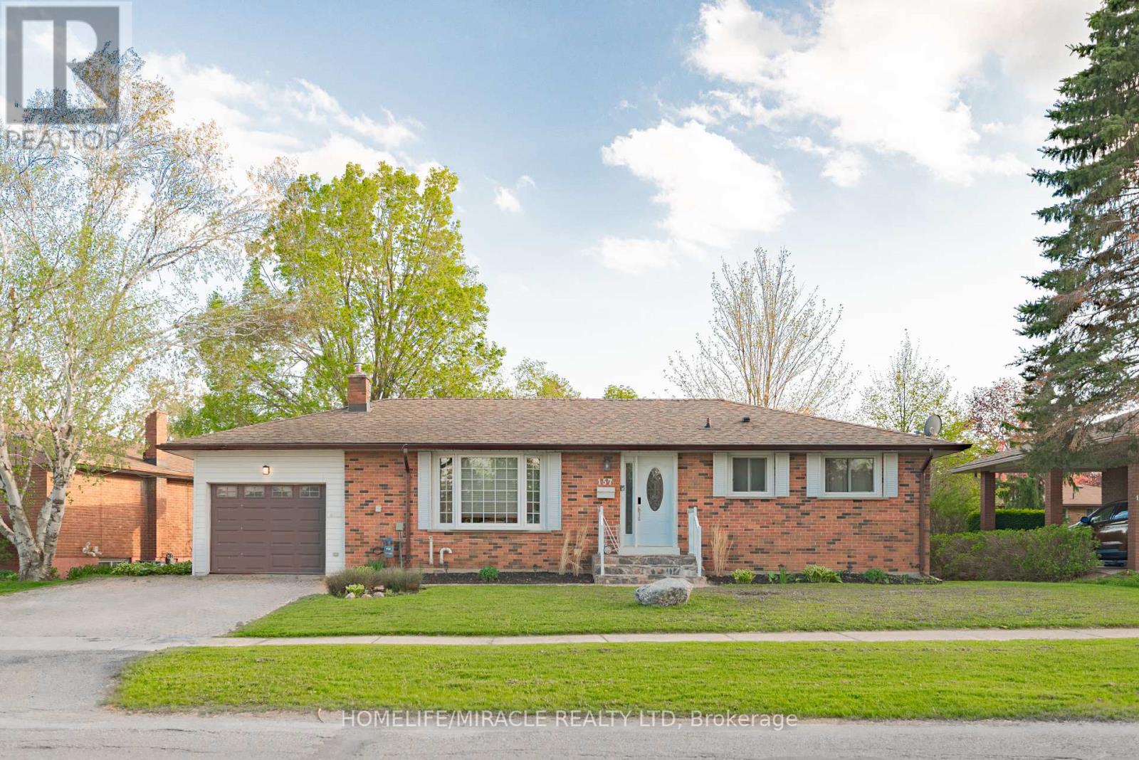 Property at 157 ADELAIDE STREET N image 2