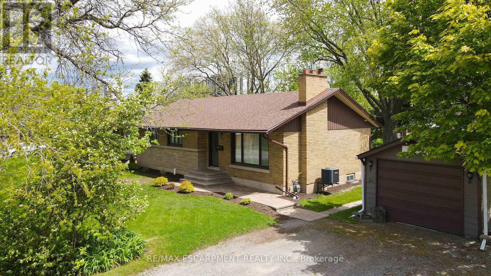 29 Masterson Avenue, St. Catharines, Ontario  L2T 3P2 - Photo 43 - X12140772