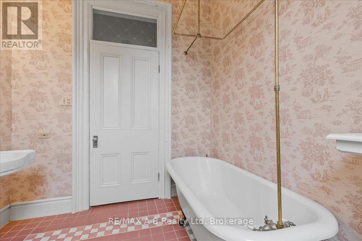 126 John Street N, Stratford, Ontario  N5A 6K9 - Photo 28 - X12164681