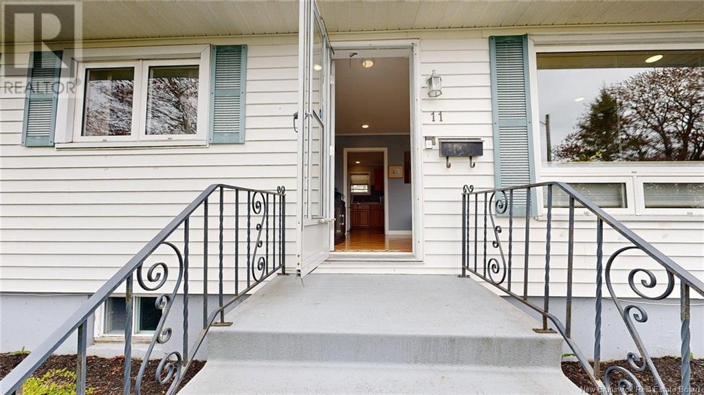 Property at 11 Loyalist Lane image 2