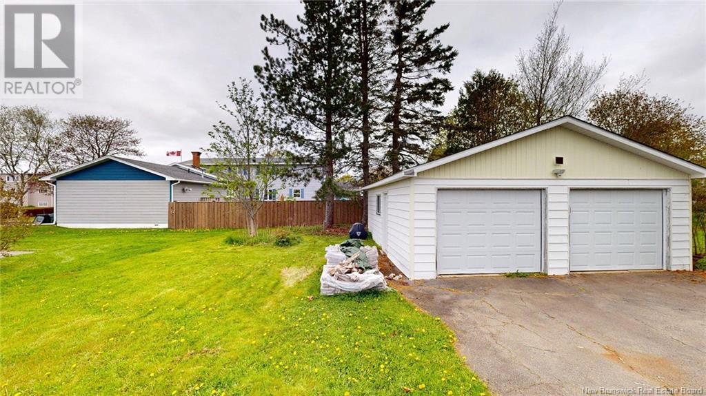 Property at 11 Loyalist Lane image 3