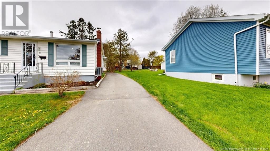 Property at 11 Loyalist Lane image 5