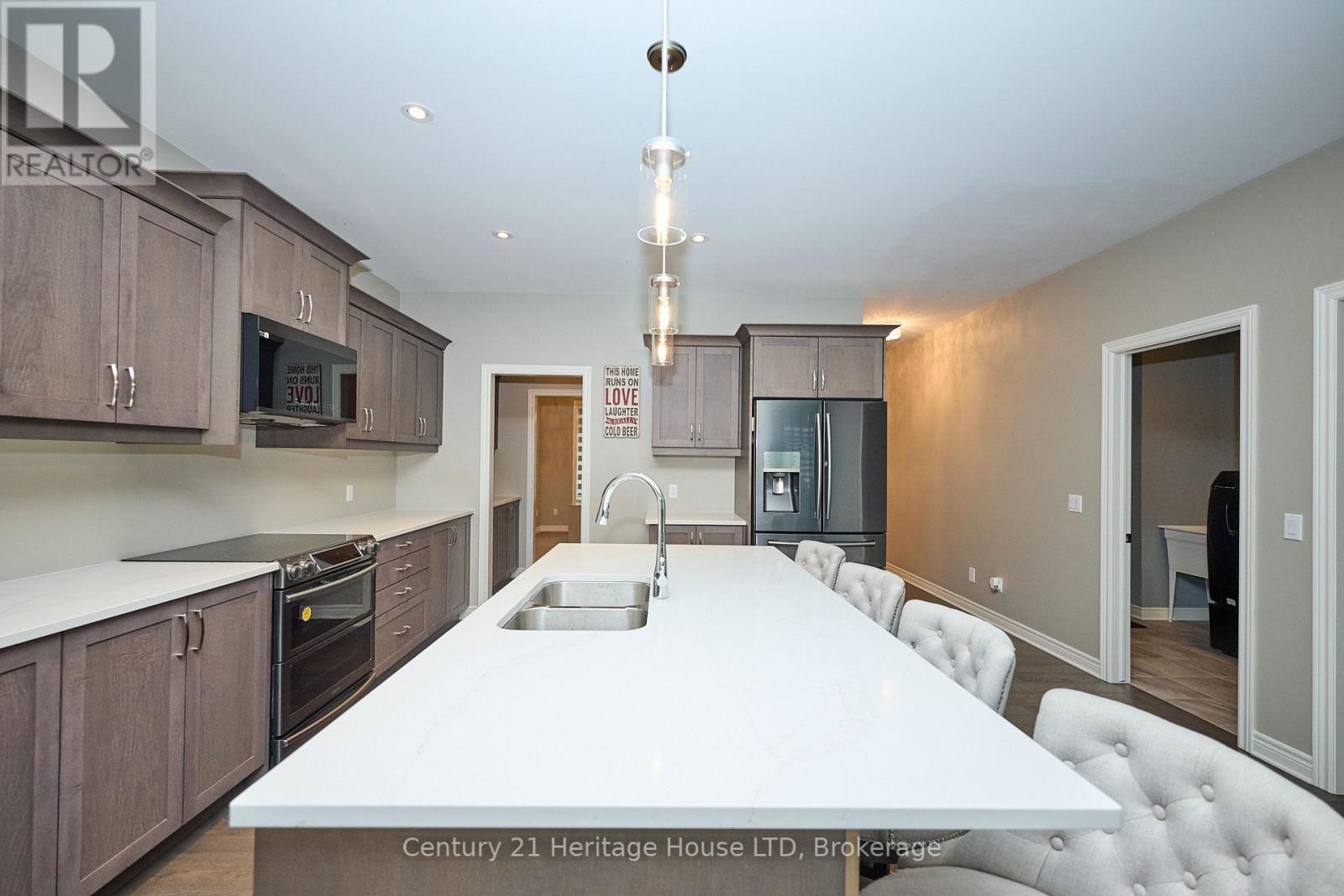 29 Mcfarland Street, Thorold (Hurricane/merrittville), Ontario  L0S 1K0 - Photo 10 - X12164885