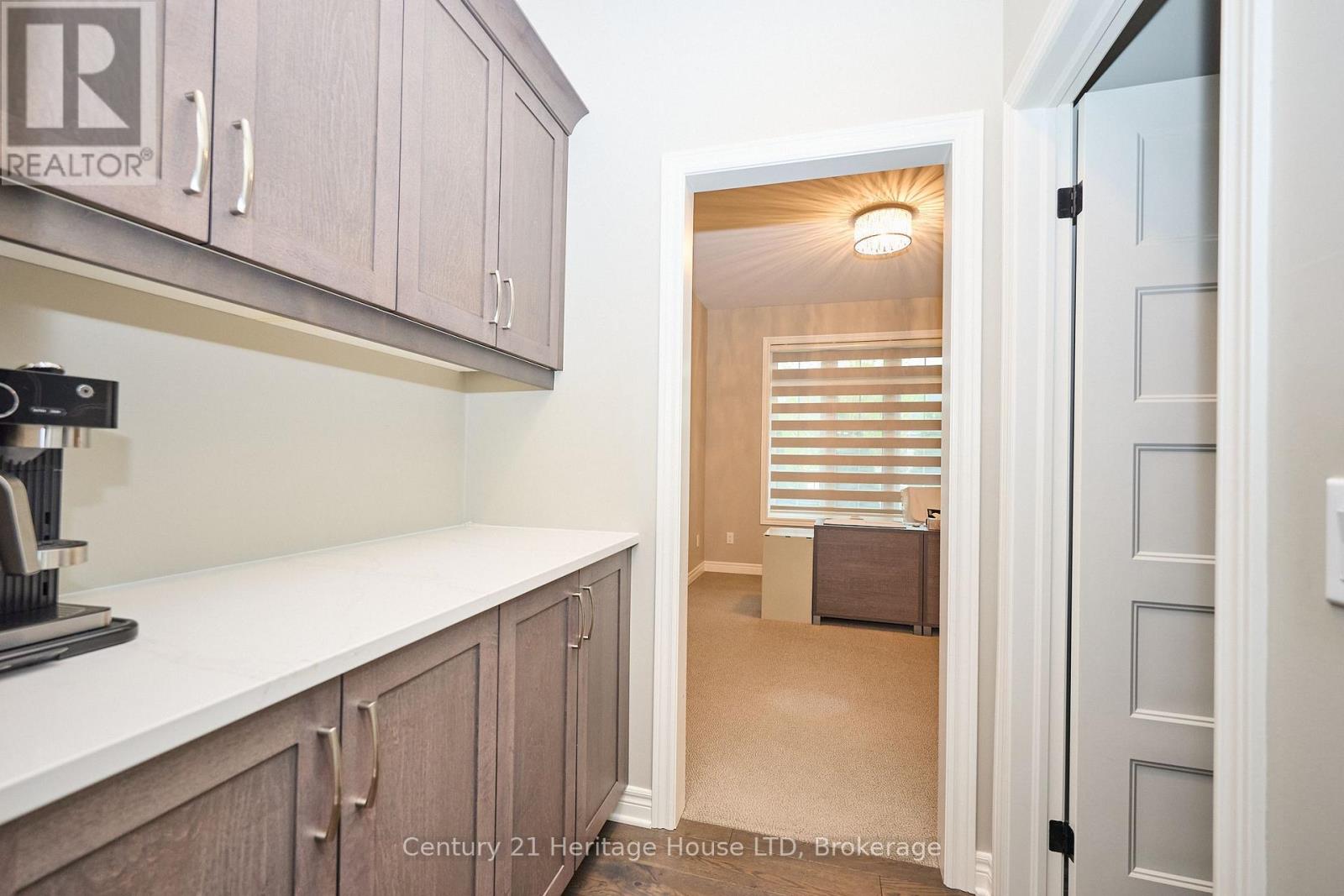 29 Mcfarland Street, Thorold (Hurricane/merrittville), Ontario  L0S 1K0 - Photo 13 - X12164885