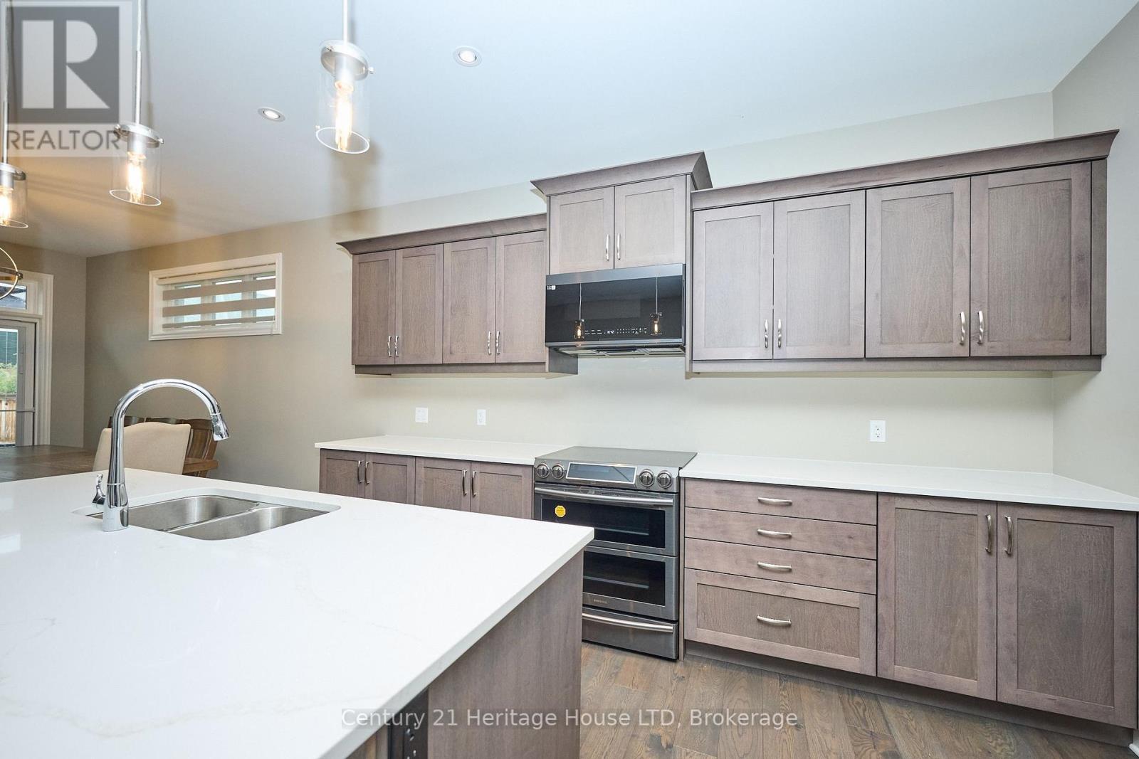 29 Mcfarland Street, Thorold (Hurricane/merrittville), Ontario  L0S 1K0 - Photo 7 - X12164885