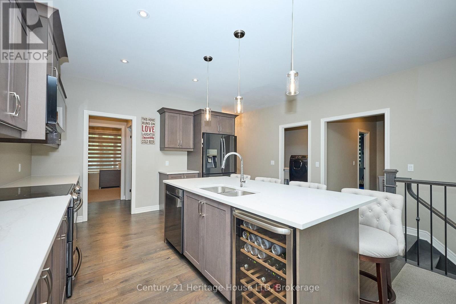29 Mcfarland Street, Thorold (Hurricane/merrittville), Ontario  L0S 1K0 - Photo 8 - X12164885