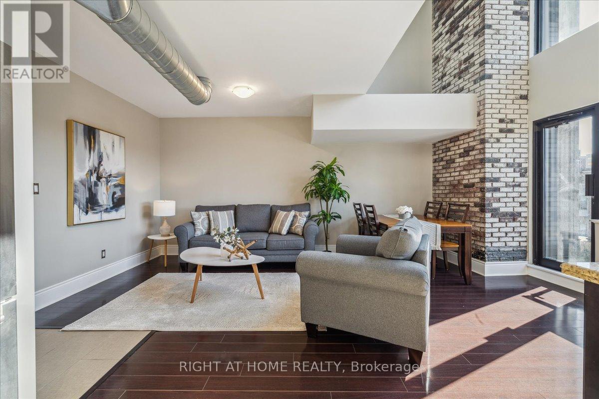402 - 80 King William Street, Hamilton (Beasley), Ontario  L8R 0A1 - Photo 3 - X12156471