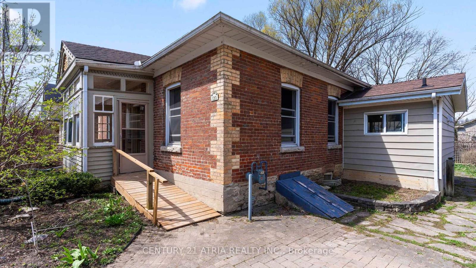 130 Wellington Street S, St. Marys, Ontario  N4X 1A6 - Photo 3 - X12163968