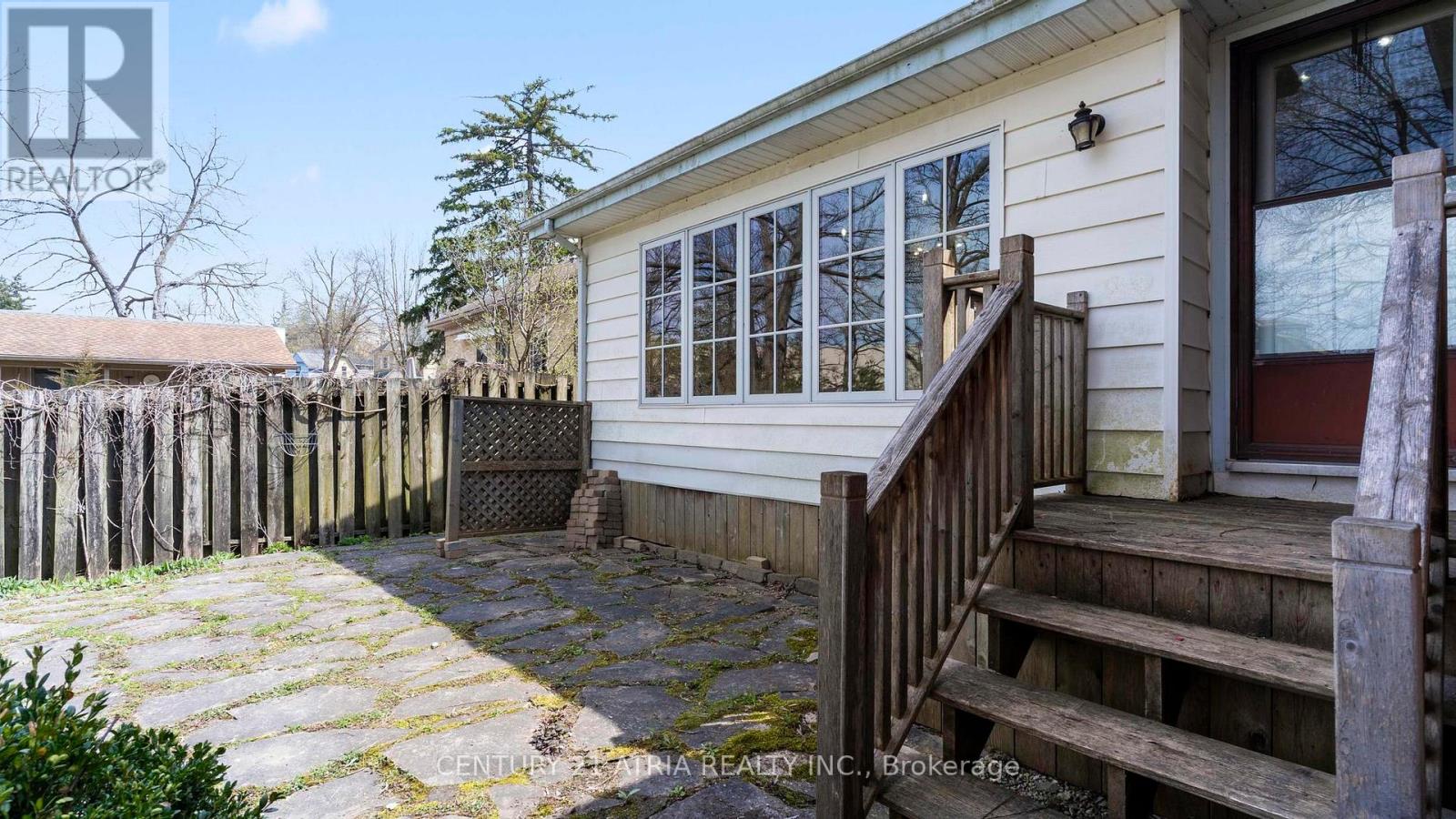 130 Wellington Street S, St. Marys, Ontario  N4X 1A6 - Photo 12 - X12163968
