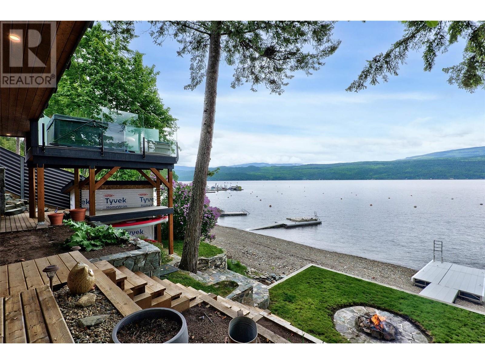 7720 SQUILAX ANGLEMONT Road, North Shuswap, BC V0E1M8