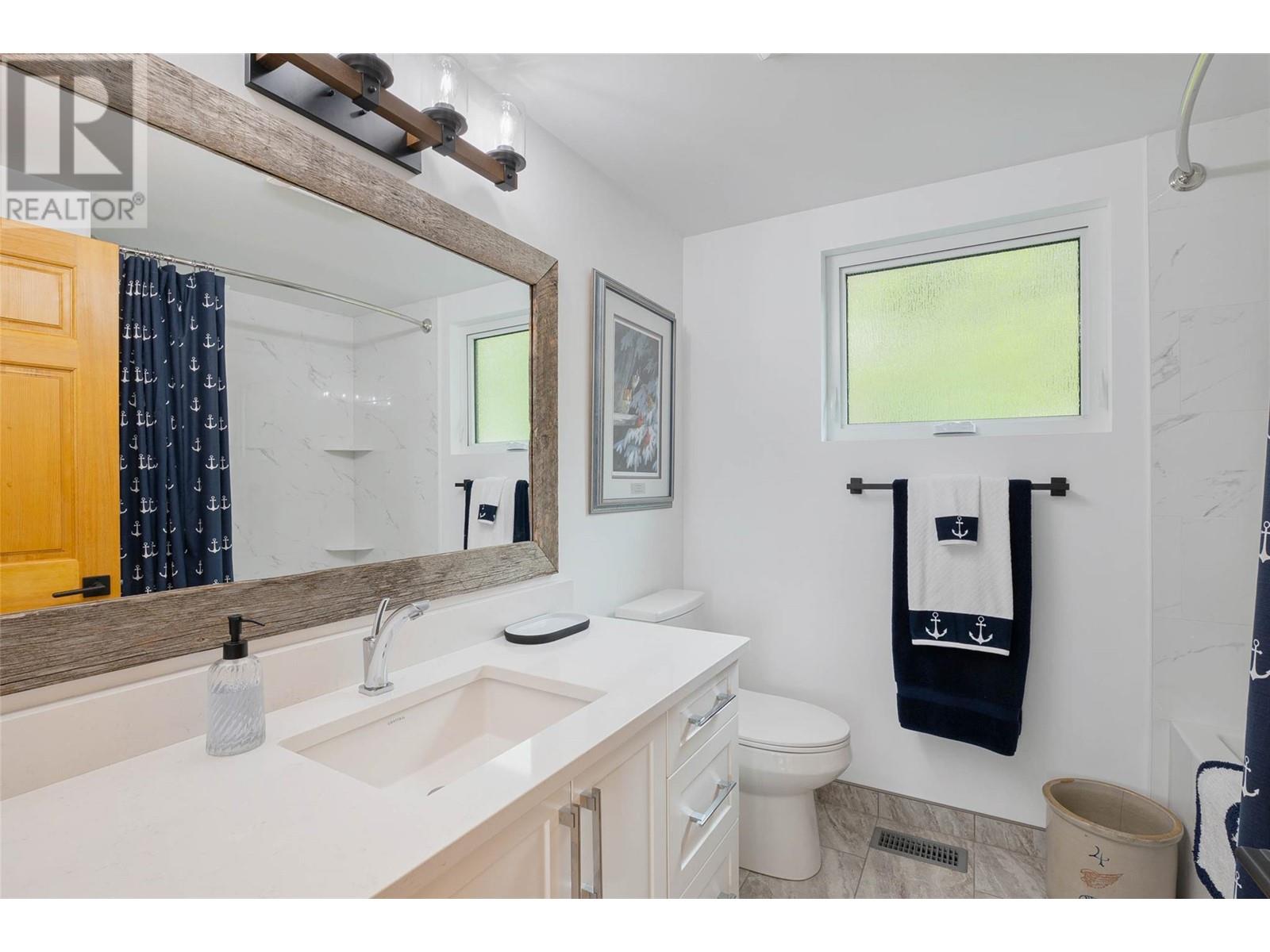 7720 SQUILAX ANGLEMONT Road, North Shuswap, BC V0E1M8
