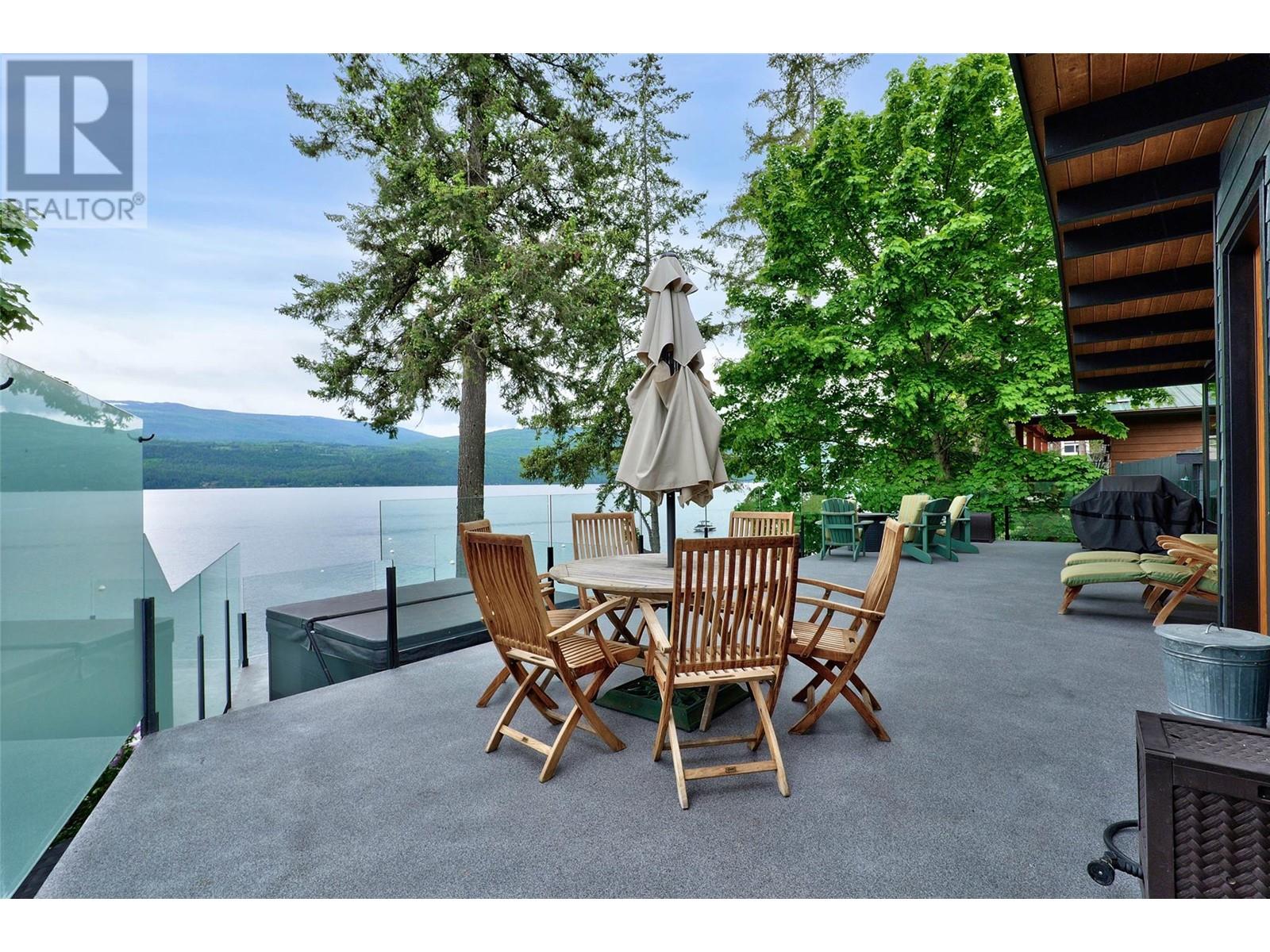 7720 SQUILAX ANGLEMONT Road, North Shuswap, BC V0E1M8