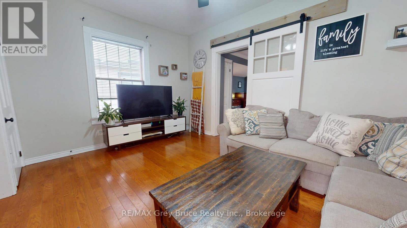 782 15th Street E, Owen Sound, Ontario  N4K 1X6 - Photo 10 - X12164815