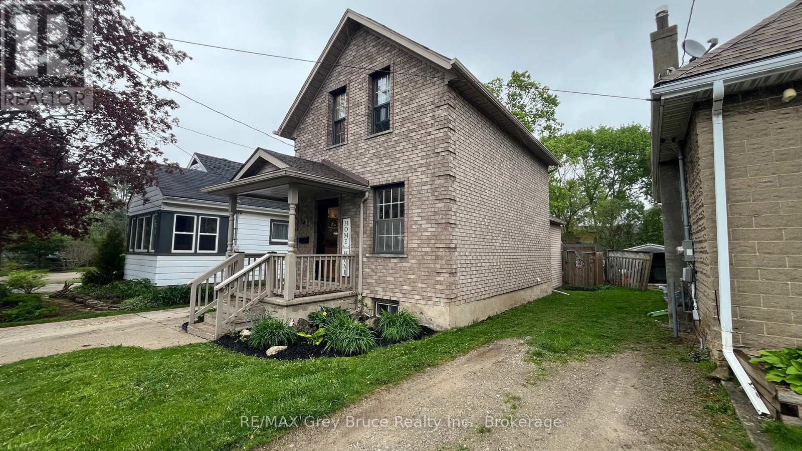 782 15th Street E, Owen Sound, Ontario  N4K 1X6 - Photo 2 - X12164815