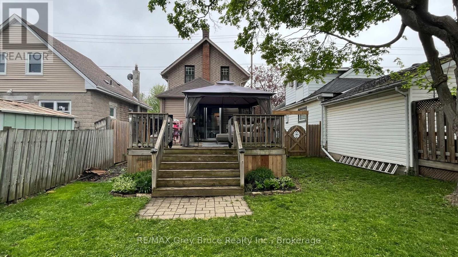 782 15th Street E, Owen Sound, Ontario  N4K 1X6 - Photo 3 - X12164815