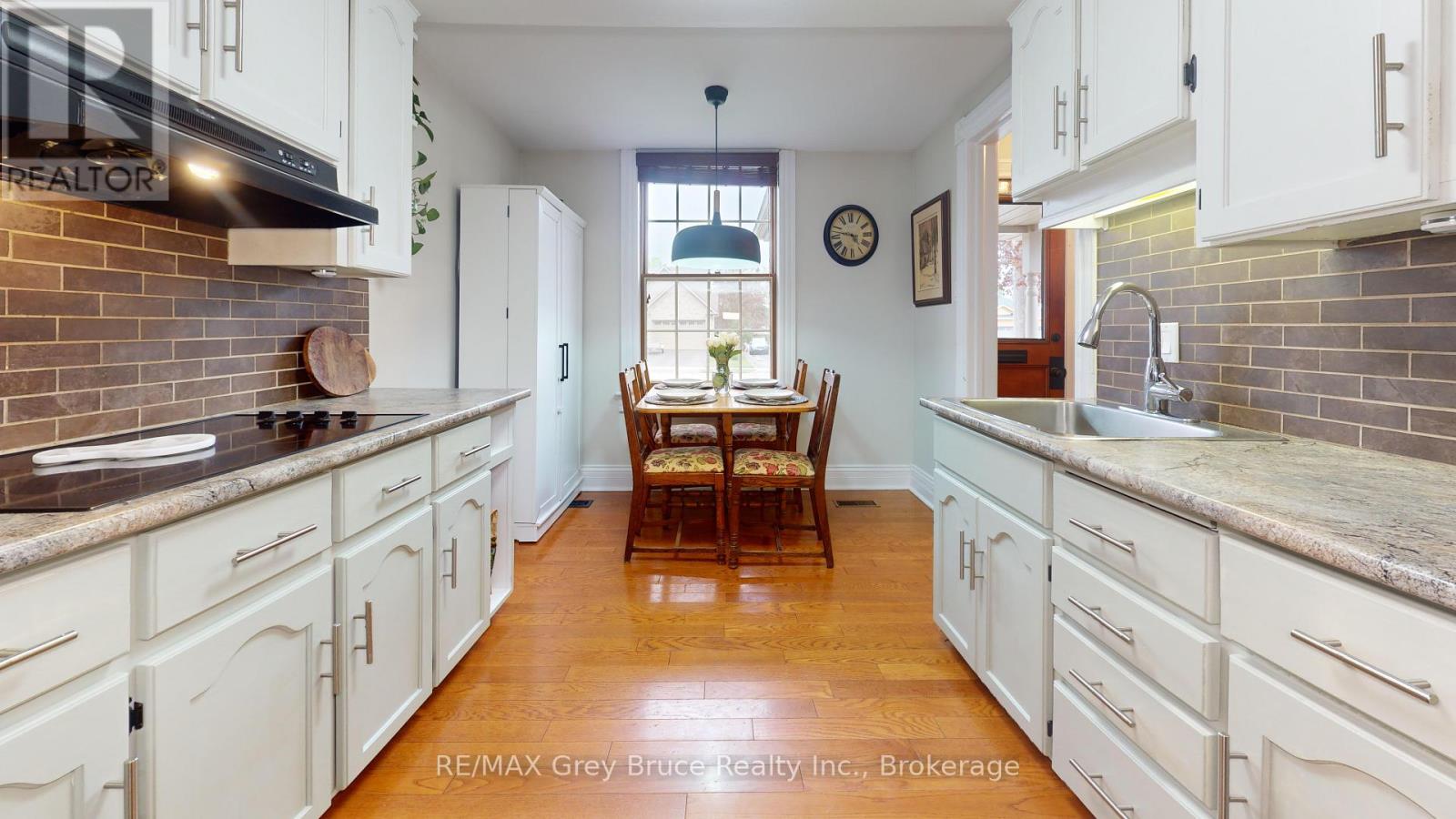 782 15th Street E, Owen Sound, Ontario  N4K 1X6 - Photo 8 - X12164815