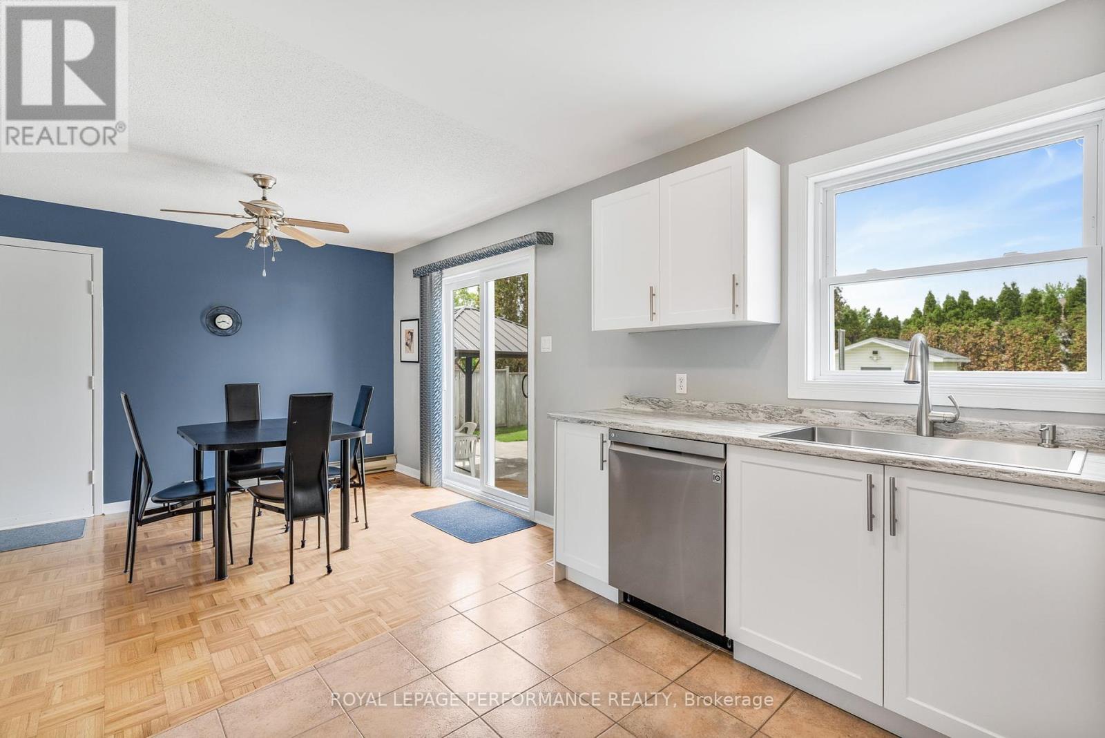 61 Albert Street, Russell, Ontario  K0A 1W1 - Photo 5 - X12164807