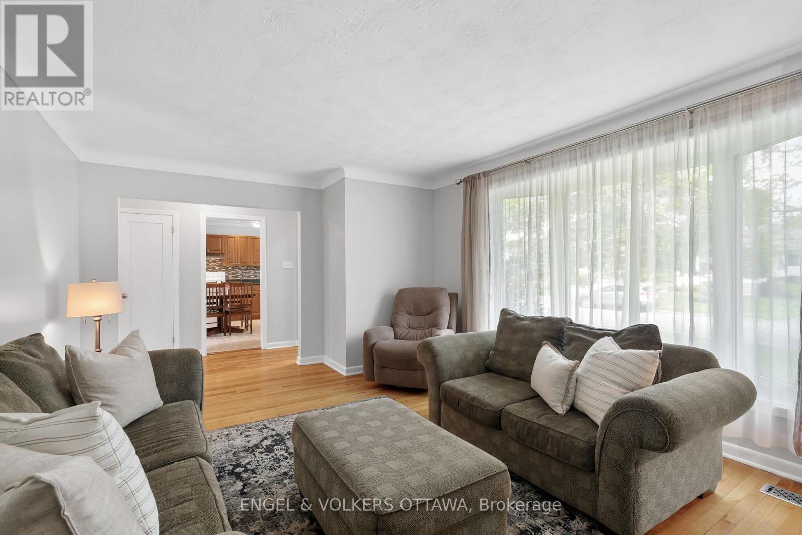624 Browning Avenue, Ottawa, Ontario  K1G 0T9 - Photo 8 - X12164878