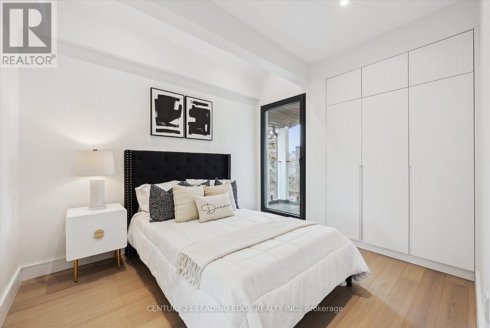 257 Robina Avenue, Toronto, Ontario  M6C 3Y9 - Photo 30 - C12077765