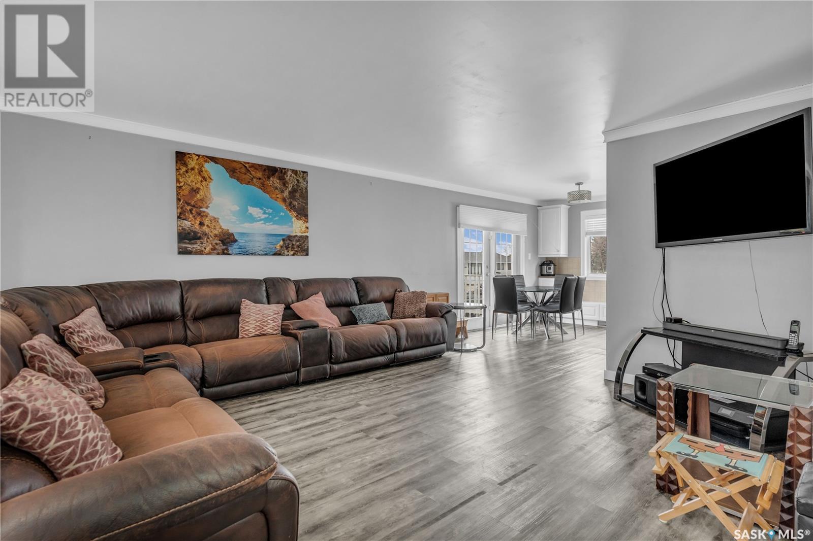 2 Lloyd Bay, Regina, Saskatchewan  S4R 5T6 - Photo 7 - SK006738