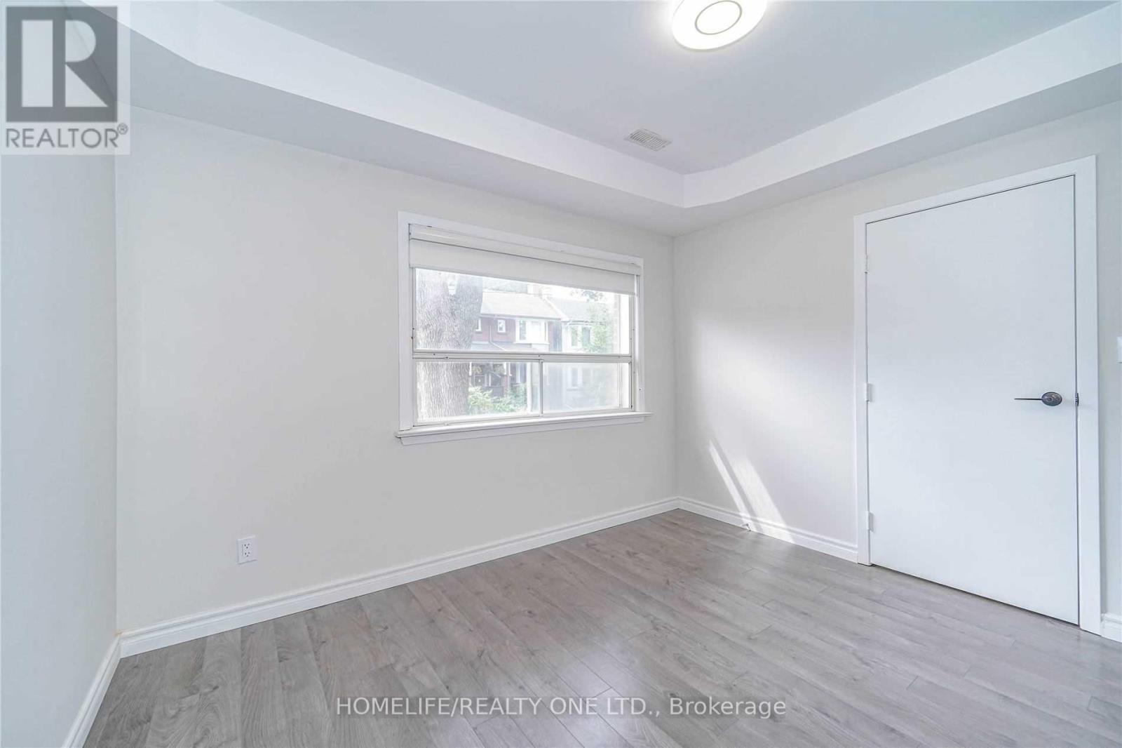 Main - 104 Benson Avenue, Toronto, Ontario  M6G 2J1 - Photo 7 - C12164685