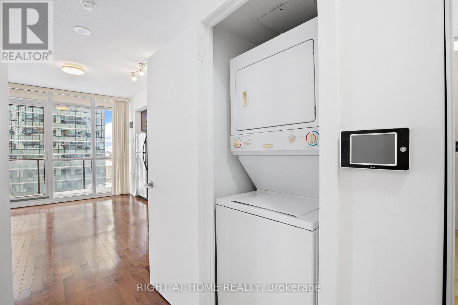 2403 - 65 Bremner Boulevard, Toronto, Ontario  M5J 0A7 - Photo 18 - C12164719