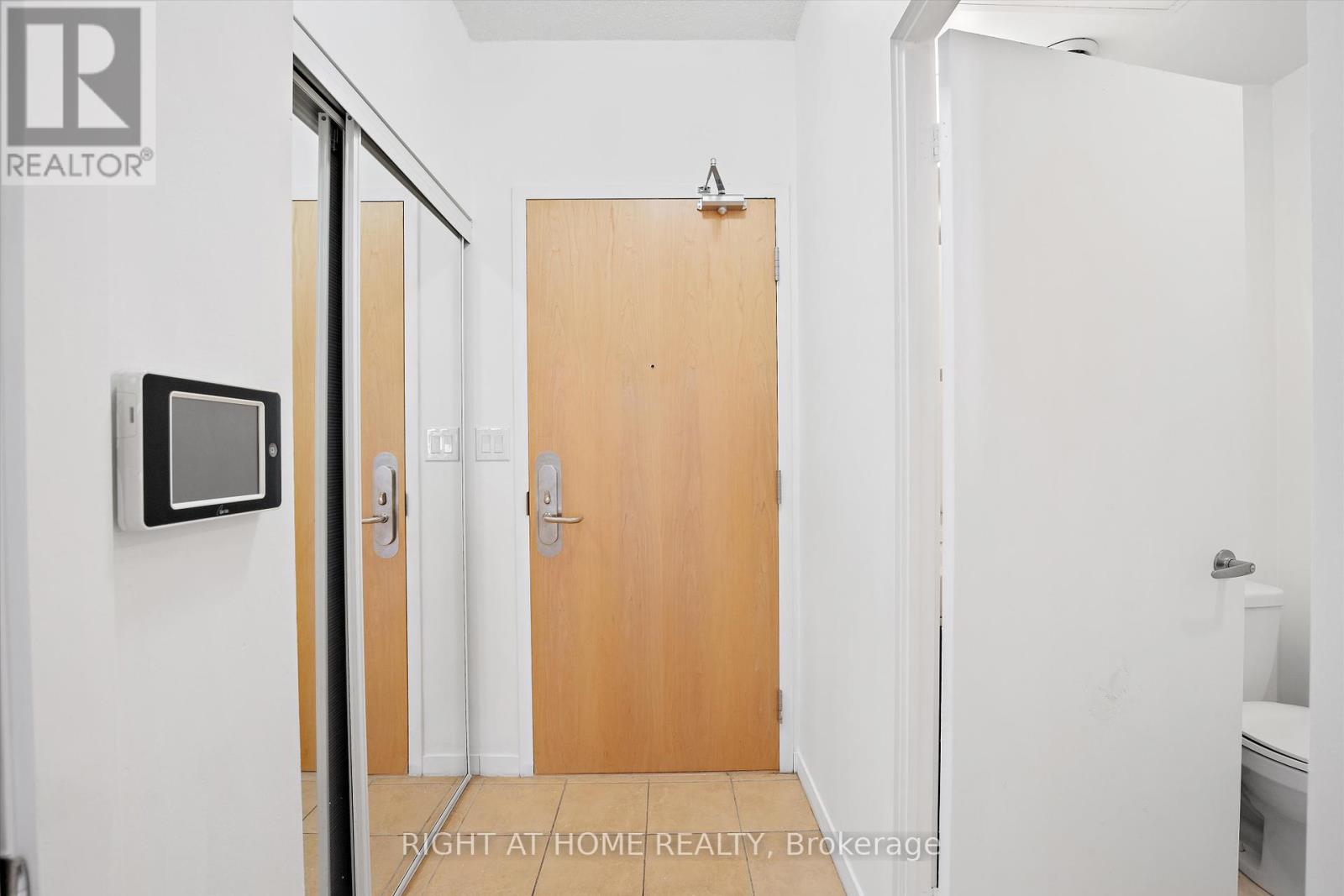 2403 - 65 Bremner Boulevard, Toronto, Ontario  M5J 0A7 - Photo 5 - C12164719
