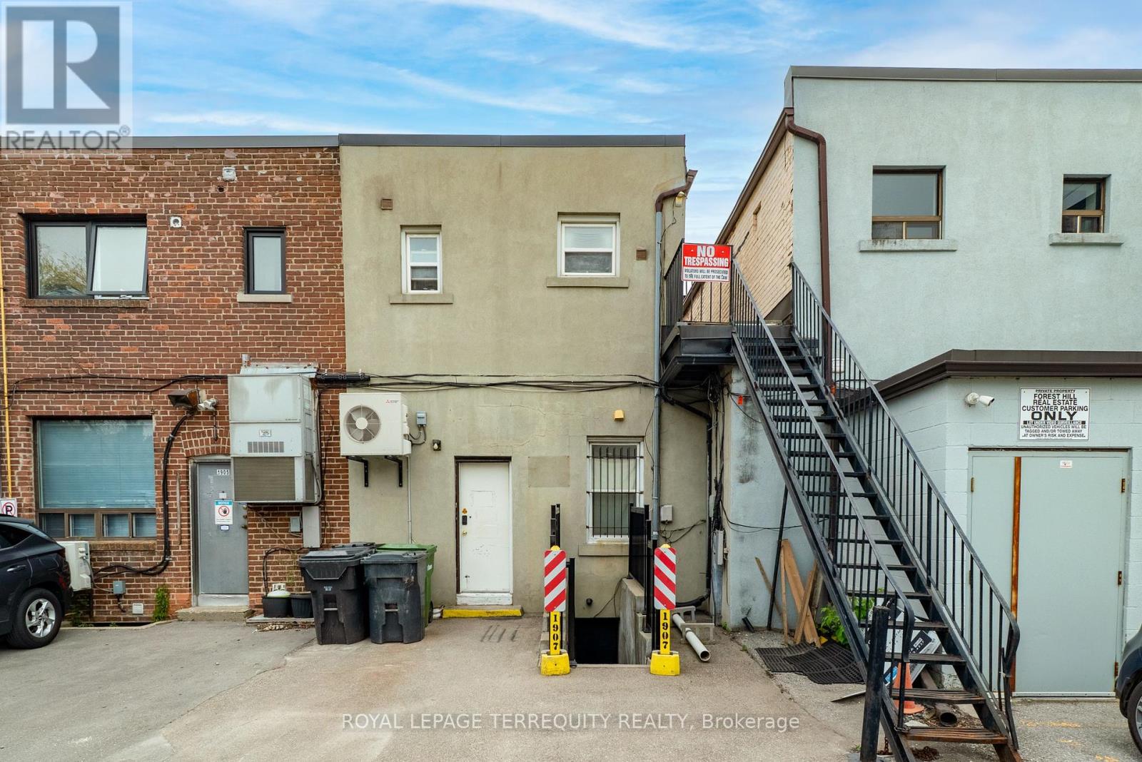 Property at 1907 AVENUE ROAD image 4