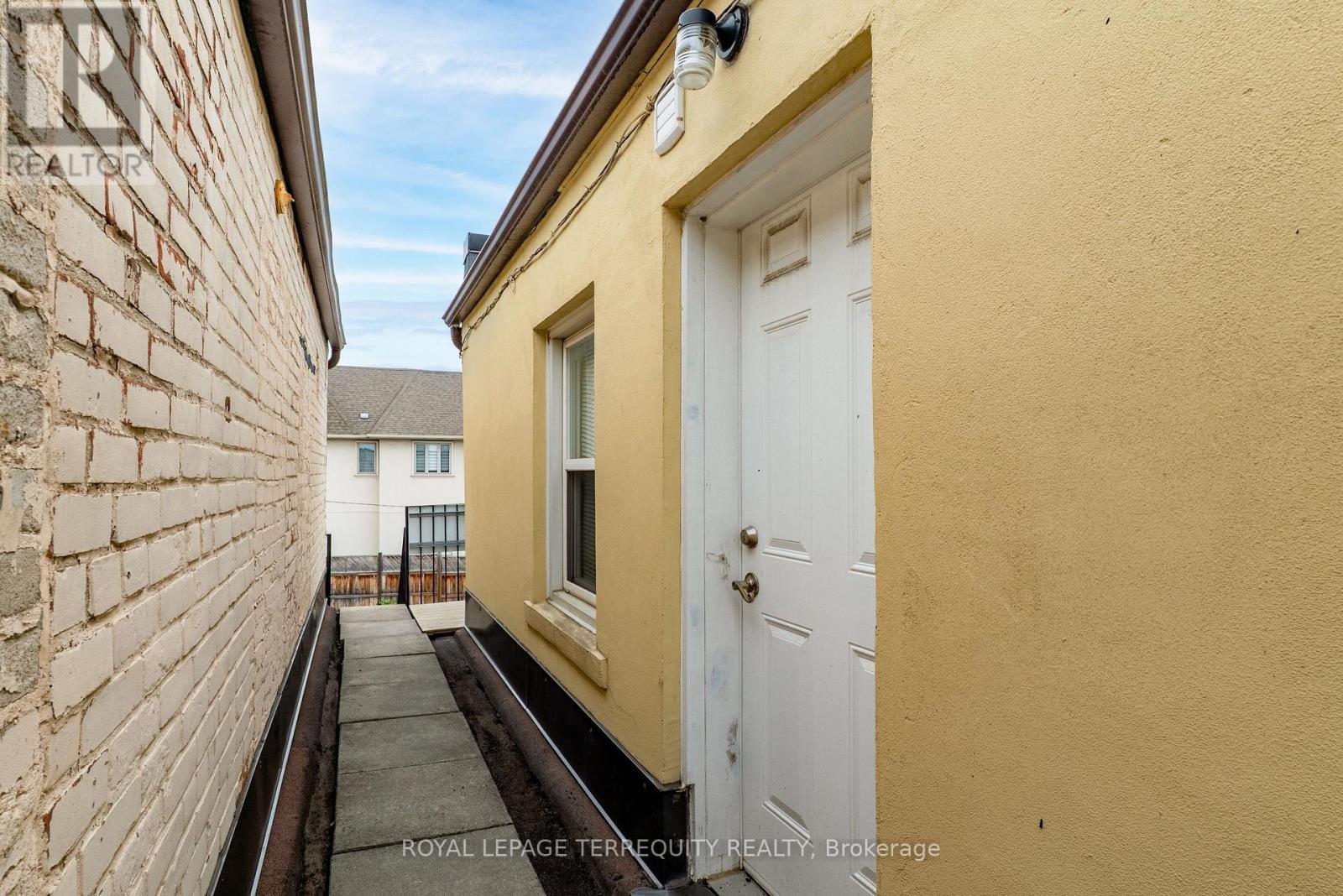 1907 Avenue Road, Toronto, Ontario  M5M 3Z9 - Photo 8 - C12164841