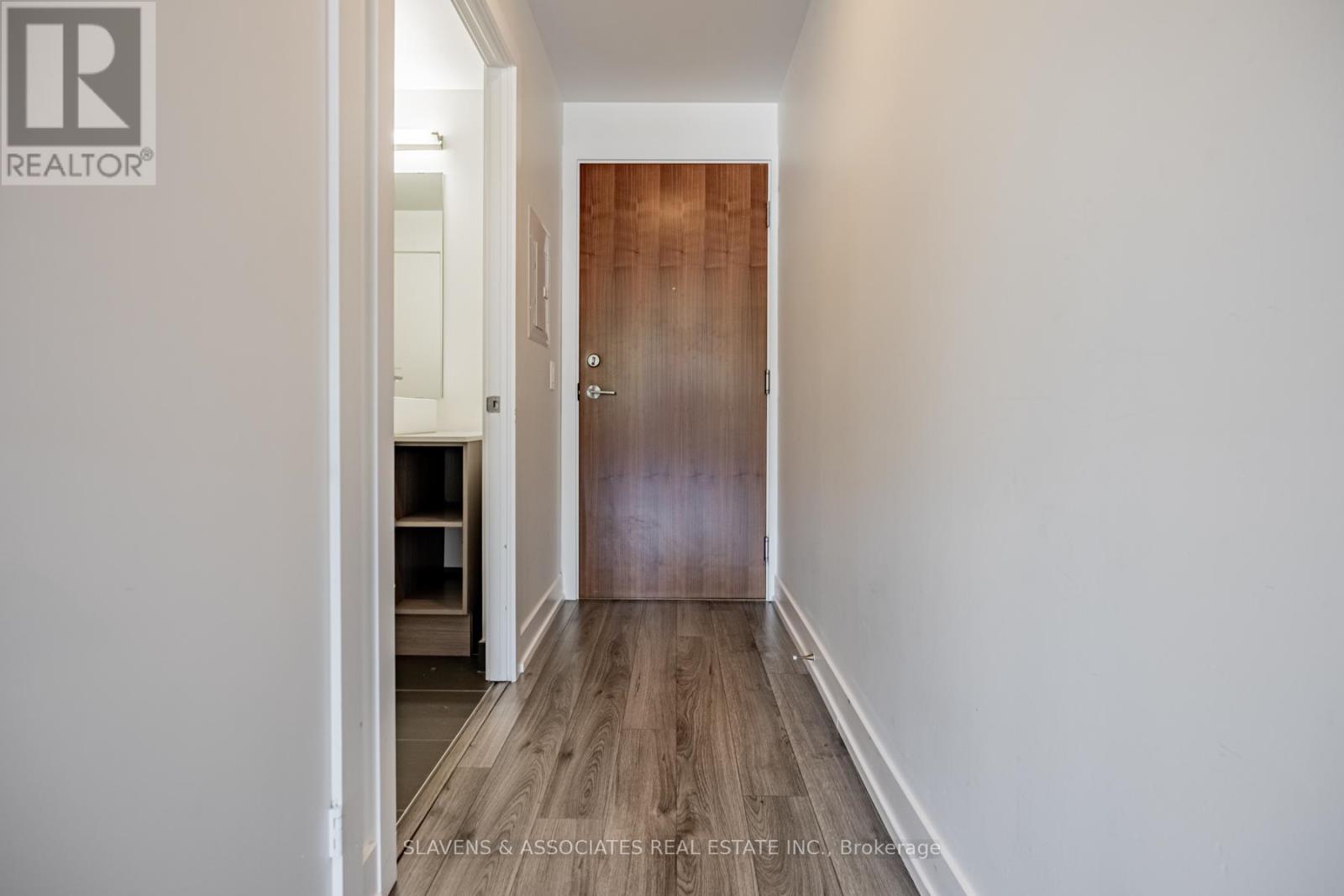 205 - 170 Chiltern Hill Road, Toronto, Ontario  M6C 2C3 - Photo 3 - C12164850