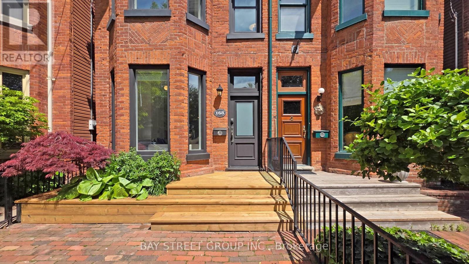 Property at 168 MACPHERSON AVENUE image 3