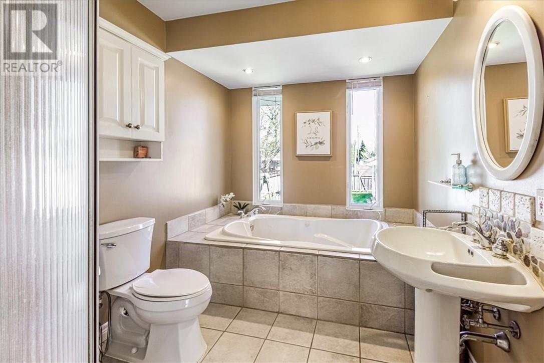 1660 Richard Street, Val Caron, Ontario  P3N 1H3 - Photo 13 - 2122410