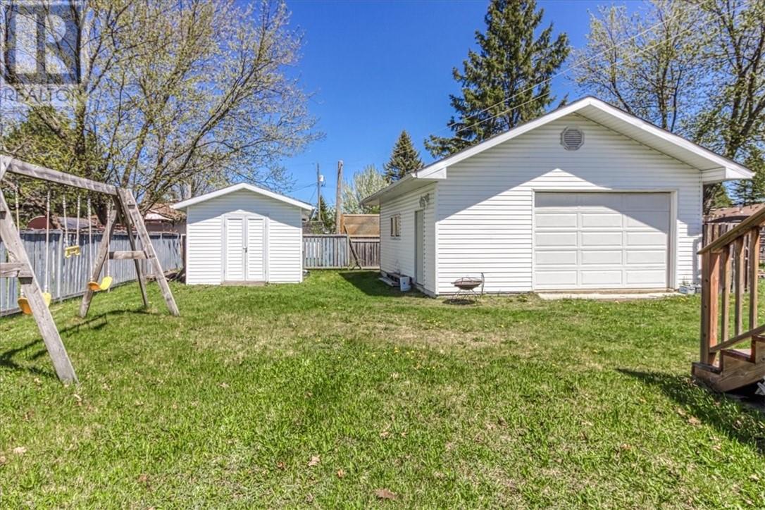 1660 Richard Street, Val Caron, Ontario  P3N 1H3 - Photo 23 - 2122410