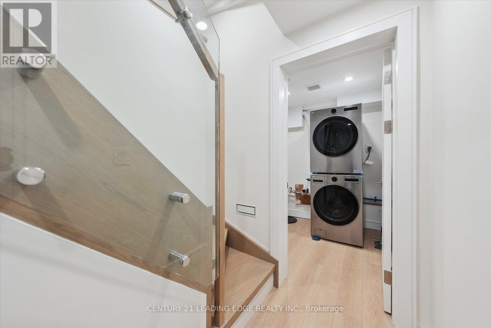 257 Robina Avenue, Toronto, Ontario  M6C 3Y9 - Photo 43 - C12077765