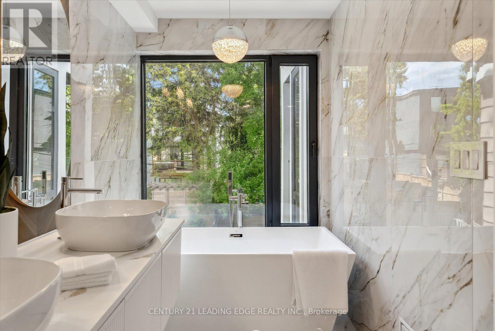 257 Robina Avenue, Toronto, Ontario  M6C 3Y9 - Photo 21 - C12077765