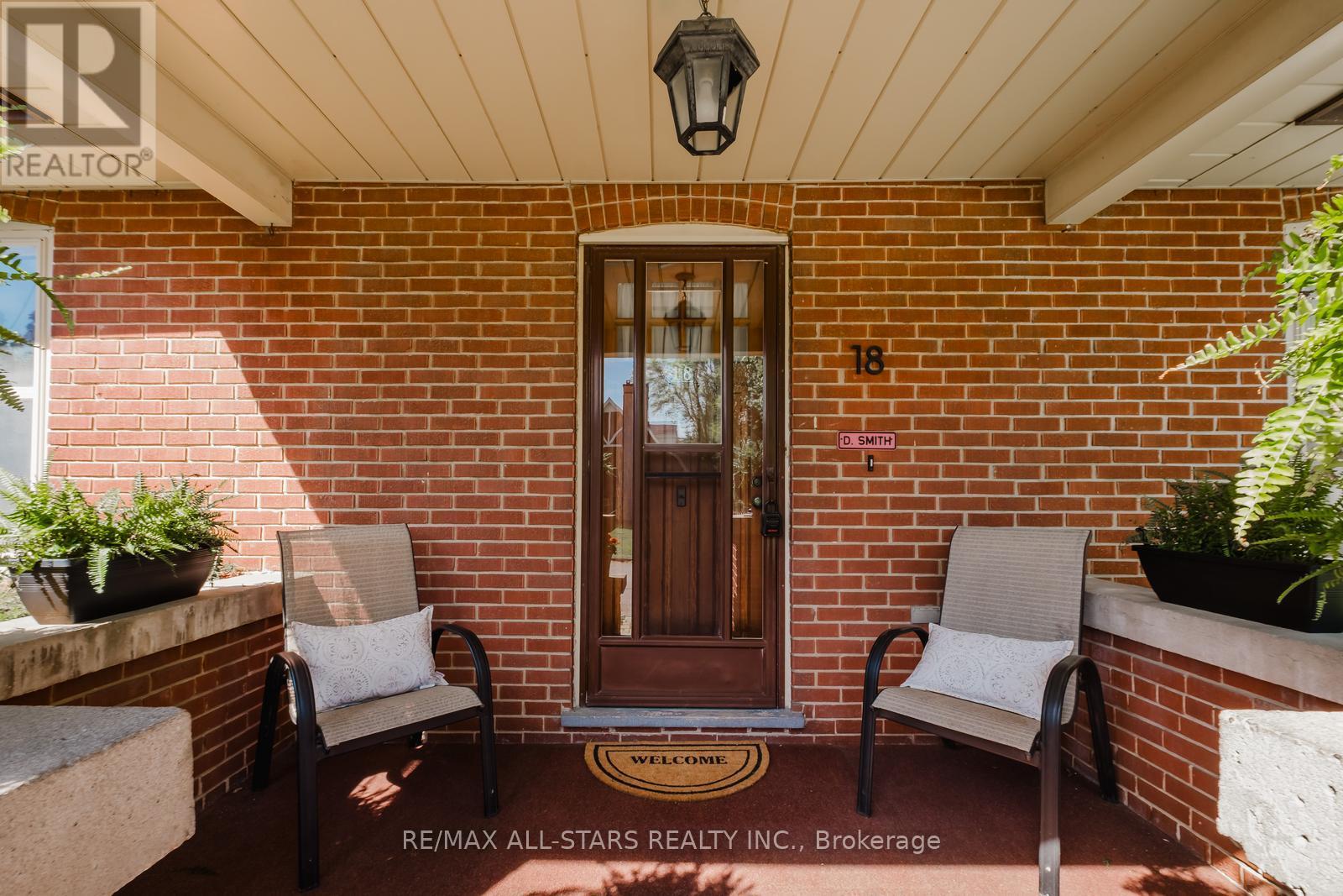 18 Charles Street, Whitchurch-Stouffville, Ontario  L4A 1B7 - Photo 5 - N12011200