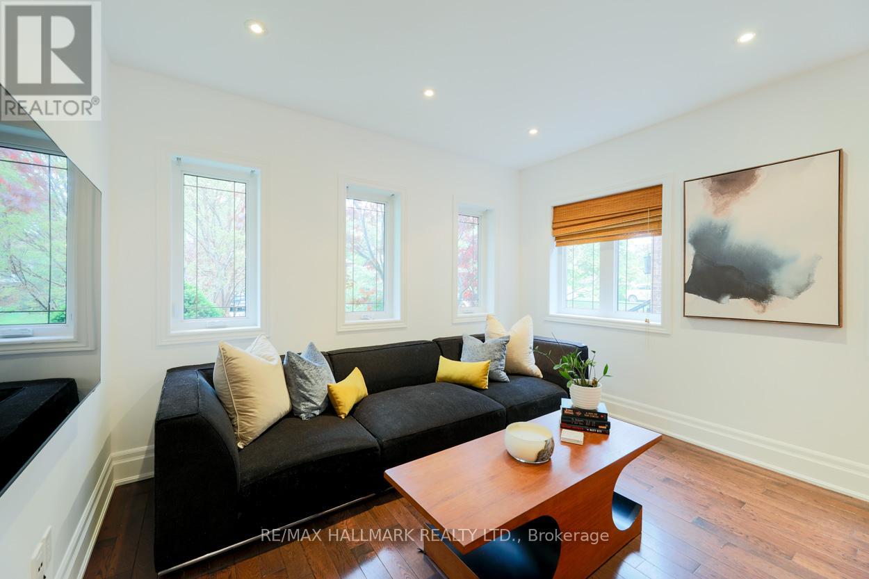 Property at 12 AVALON BOULEVARD image 5