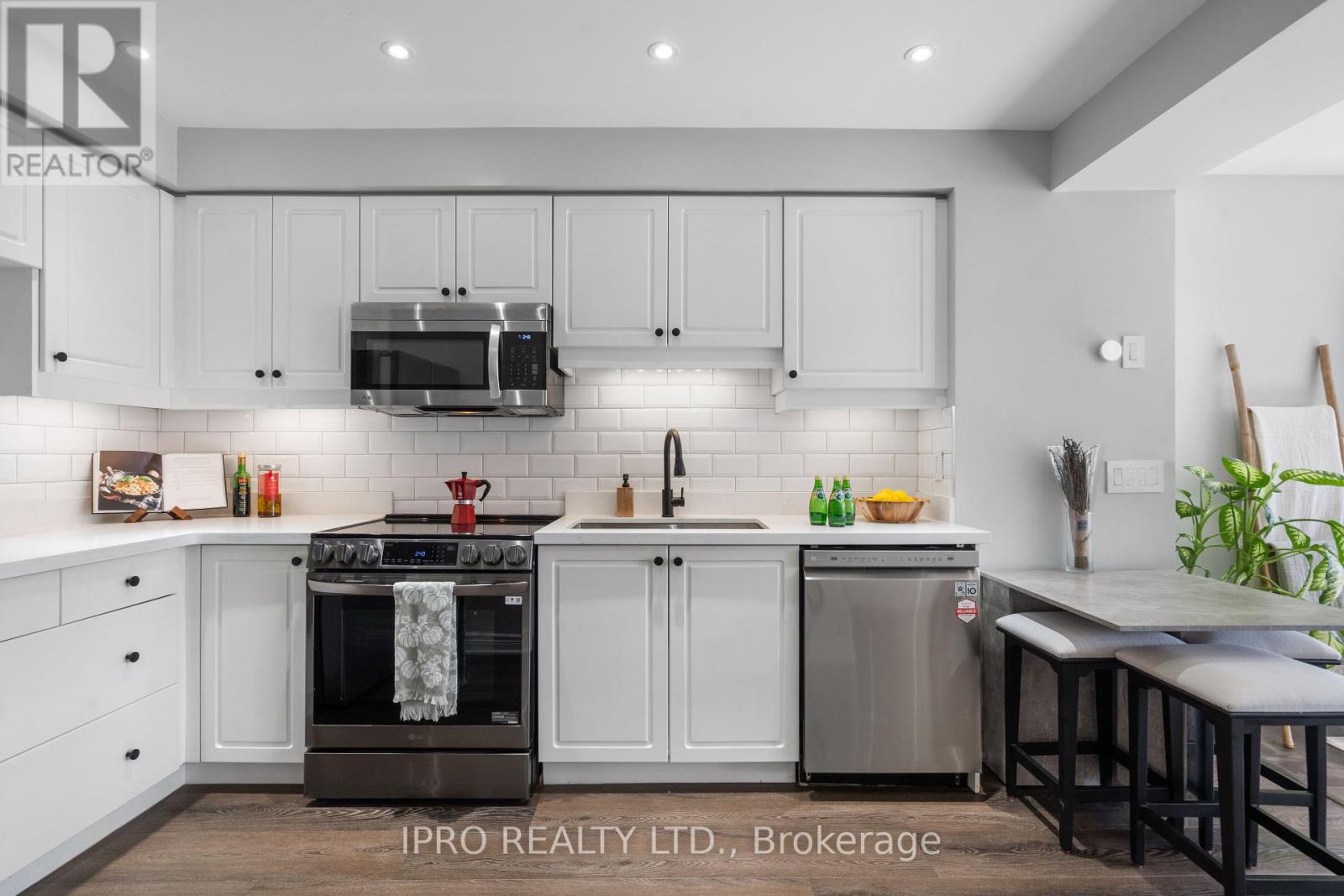 41 - 2088 Leanne Boulevard W, Mississauga (Sheridan), Ontario  L5K 2S7 - Photo 6 - W12103261